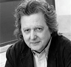 Pierre HASKI : giornalista, inizia la sua carriera nel 1974 per l’Agence France-Presse (AFP), corrispondente in Sud Africa dal 1976 al 1980. Raggiunse poi la staff del quotidiano Libération nel 1981. Dapprima responsabile della sezione Africa, fu poi incaricato della sezione diplomatica tra il 1988 e il 1993. Ebbe una serie di incarichi internazionali dal Sud Africa, Gerusalemme (1993-1995), e la Cina (2000-2005), come capo della divisione corrispondenti dal 1995 al 2000. Fu residente a Pechino dal 2000 al 2005 dove tenne un blog sul sito web del giornale Mon Journal de Chine, il cui accesso fu bloccato dalle autorità cinesi.
