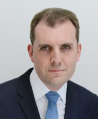 Tom STANDAGE giornalista e scrittore inglese, laureato a Oxford ha lavorato come scrittore di scienza e tecnologia per The Guardian , come deputy editor all ‘Economist